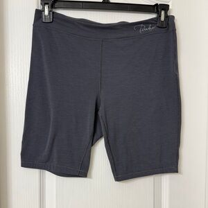 Marino blend by paradox dry release with fresh guard gray biker shorts size M
